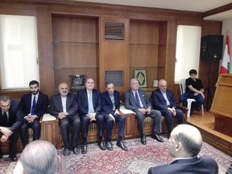 حسن خليل تقبل التعازي بوفاة والدته في بيروت والاحد في الخيام