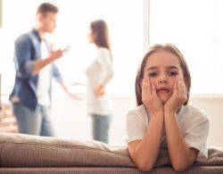 كيف يتأثّر الطفل بالخلافات الزوجية بين والديه؟