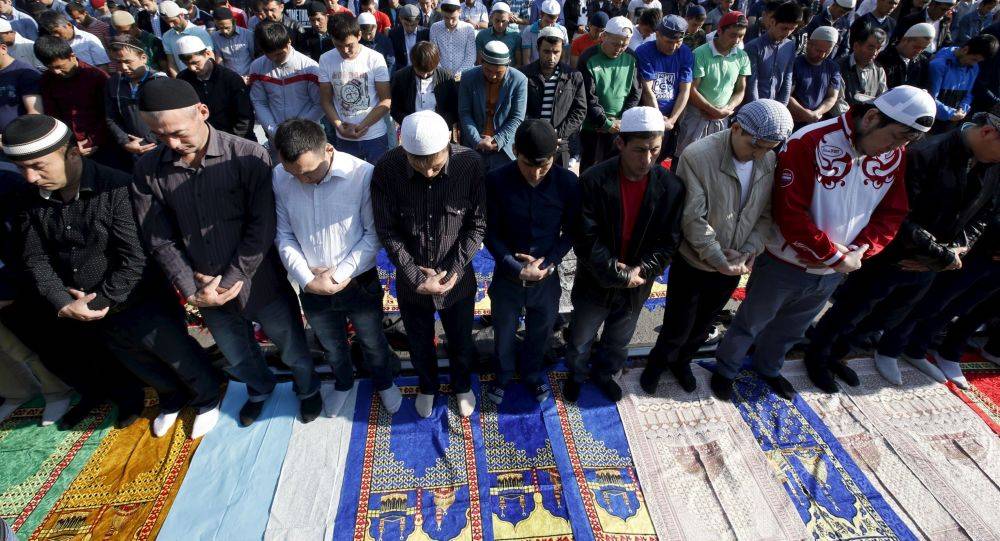 الرئيس بوتين يهنئ المسلمين بعيد الفطر