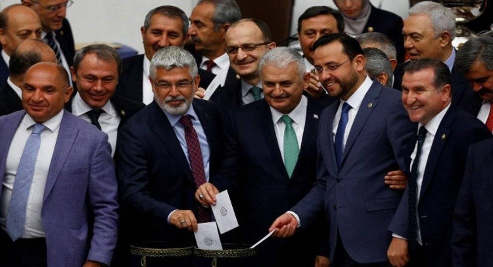 مقتل 3 وإصابة 8 في هجوم على أعضاء حزب العدالة والتنمية الحاكم في تركيا