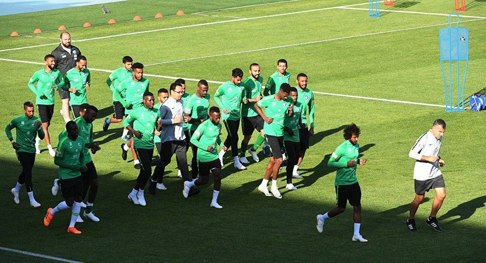 شاهد الأجواء خارج ملعب مباراة روسيا والسعودية (فيديو)