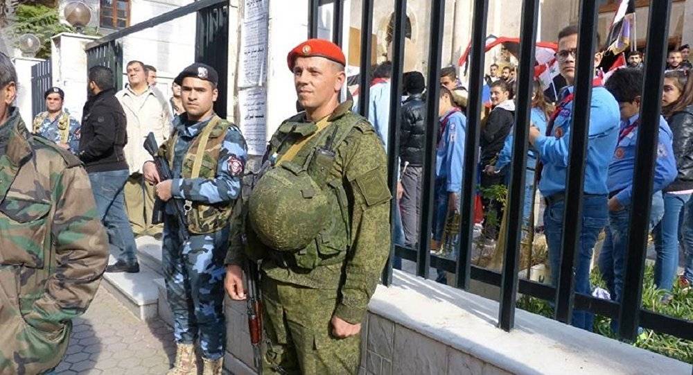ممثل الرئيس الأنغوشي لذوي شهداء المدينة: عشتم وعاشت حمص (فيديو)
