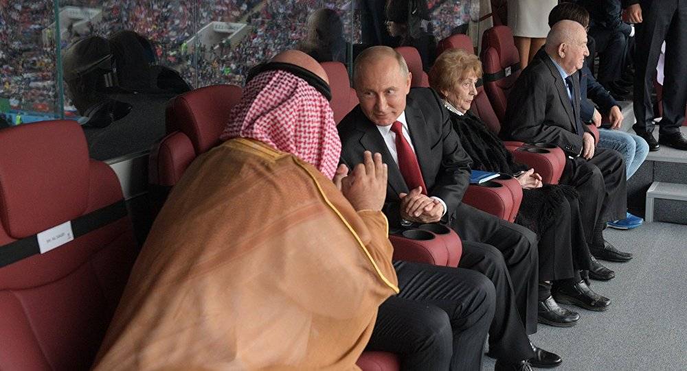 بيسكوف يشرح إيماءات بوتين للأمير السعودي