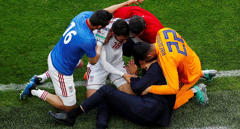 شاهد... ردة فعل روحاني لحظة تسجيل هدف المنتخب الإيراني