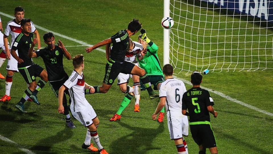 المكسيك صنعت المفاجأة وأسقطت المانيا