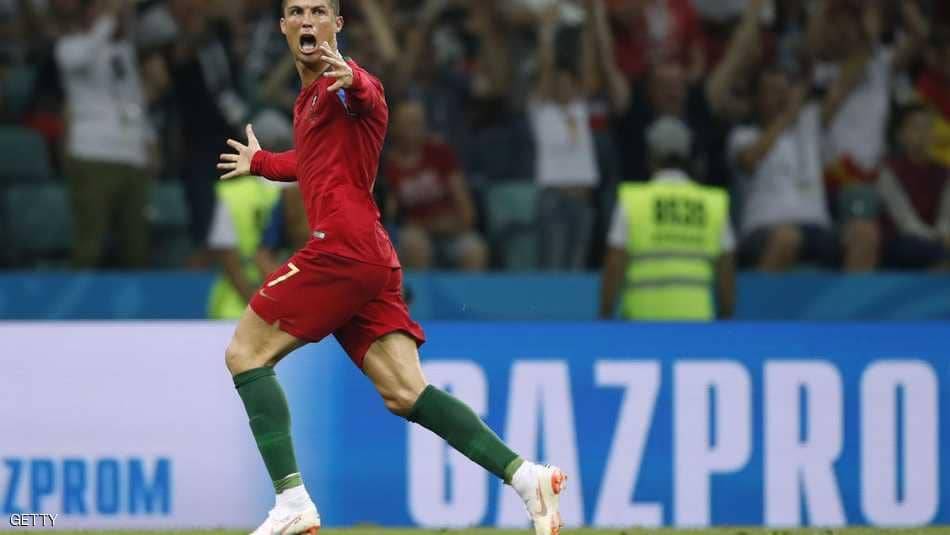 "الهاتريك التاريخي" يضع رونالدو بين أعظم لاعبي كرة القدم