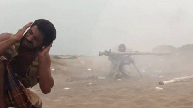 معركة الحديدة: التحالف بقيادة السعودية يشن غارات جوية تستهدف مطار المدينة الحيوي