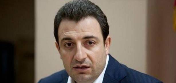 ابو فاعور: قدركم يا جوقة القاق ان تبقى رؤوسكم تحت الرمل