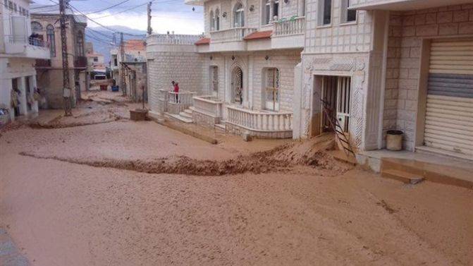 مدير مشروع ادارة الكوارث تفقد موقع السيول في رأس بعلبك