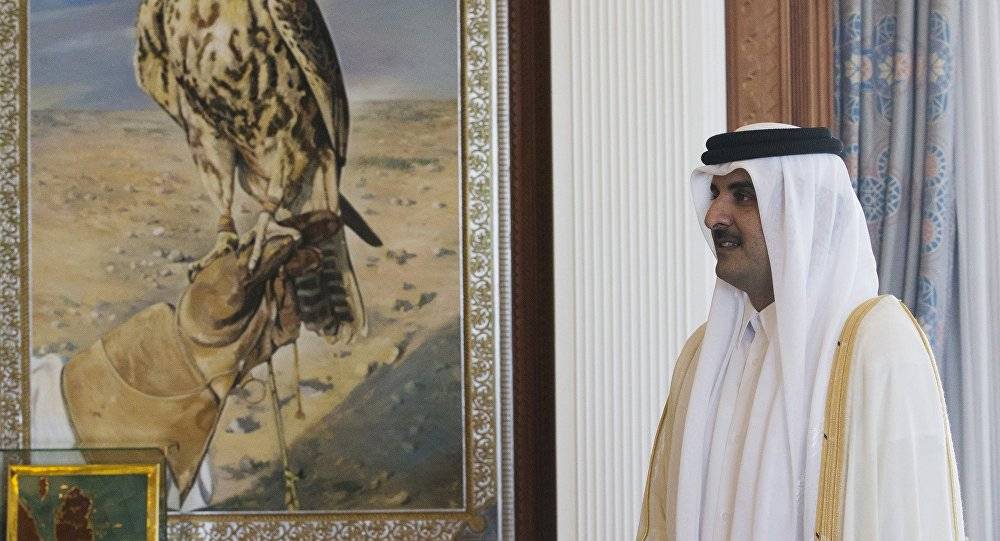 أمير قطر يصدم 