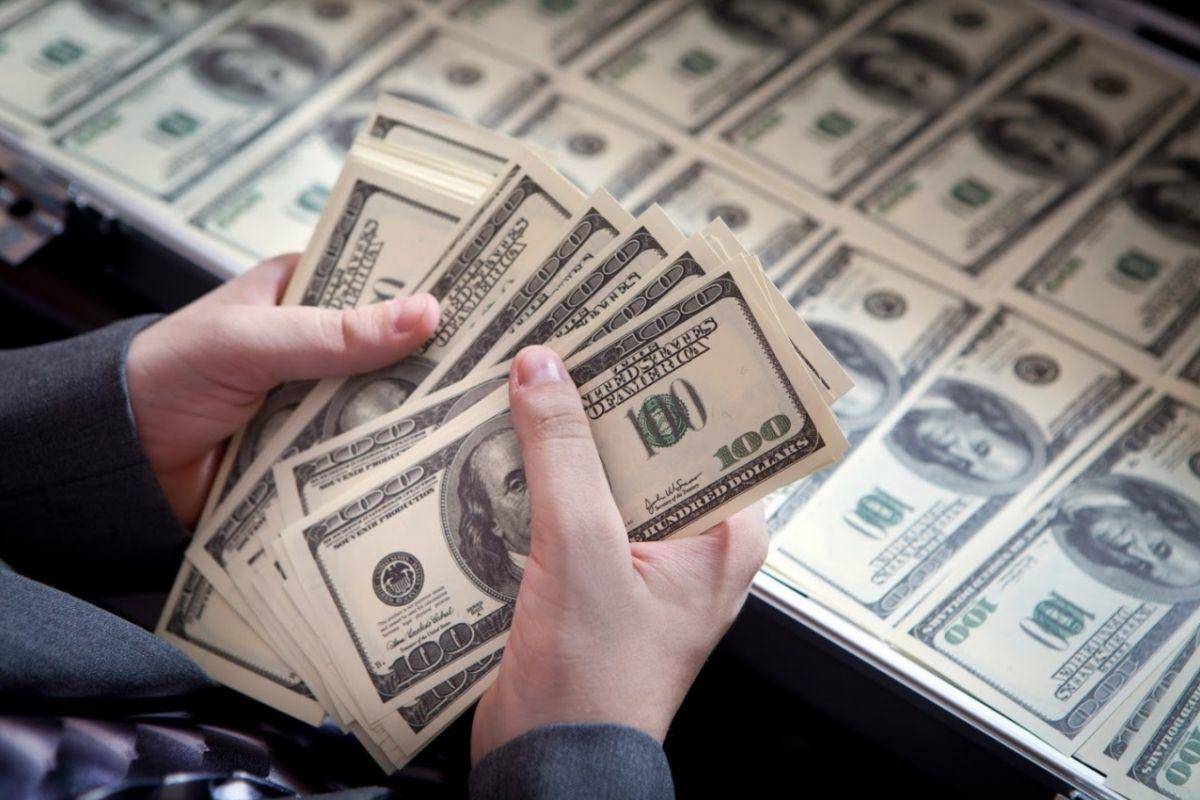2.2 مليار دولار تدفقات نازحة من صناديق الاستثمار في الأسواق الناشئة
