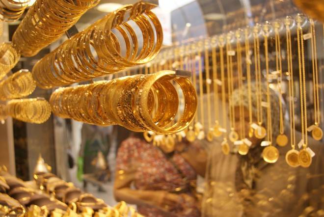 أسعار الذهب دون تغير يذكر والبلاتين عند أقل سعر في عامين