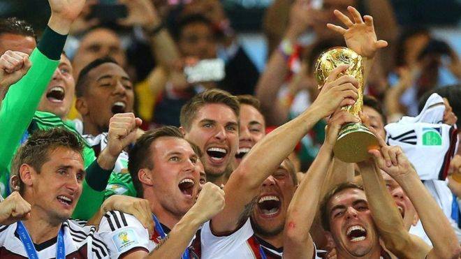 كأس العالم 2018: برامج حسابية و"قطط" تتنبأ بنتائج المباريات