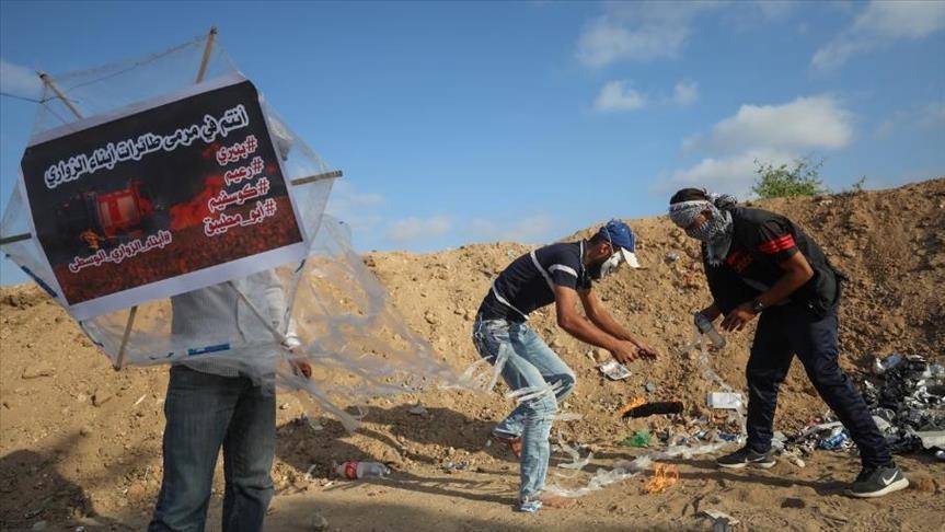 المستشار القانوني للحكومة الإسرائيلية: الطائرات الورقية المشتعلة هدف عسكري