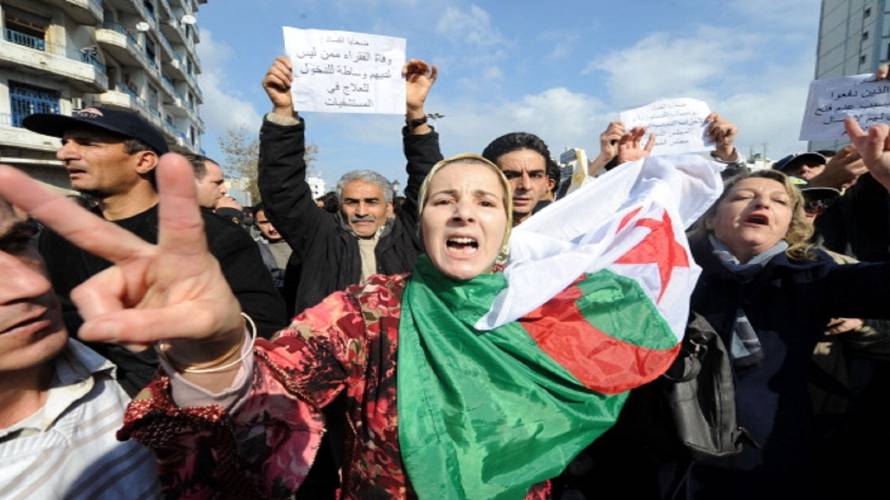 حملات مشبوهة تدعوا للعنف ضد المرأة في الجزائر.. من يقف وراءها؟