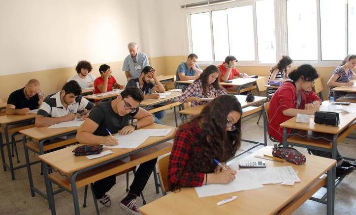 بالأسماء.. هؤلاء الأوائل في إمتحانات الشهادة المتوسطة 2018