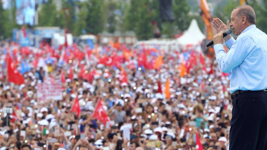 إنجازات كبيرة وخصوم بتاريخ مهزوز.. أردوغان يستعرض قوته في يني كابي