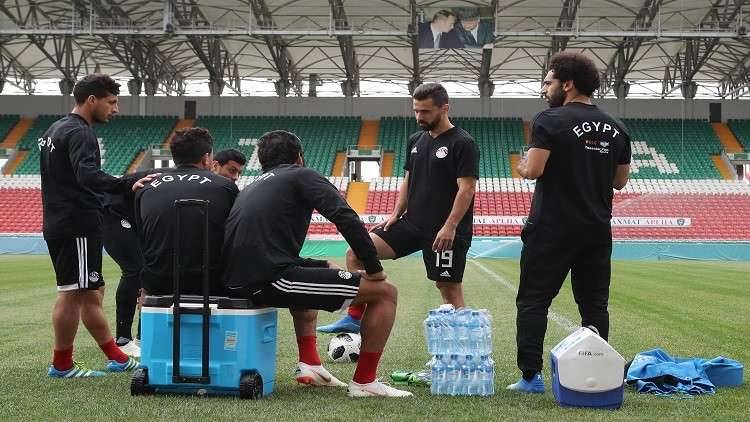 التحقيق في "حركة مشينة" ارتكبها نجم منتخب الفراعنة ضد زميله