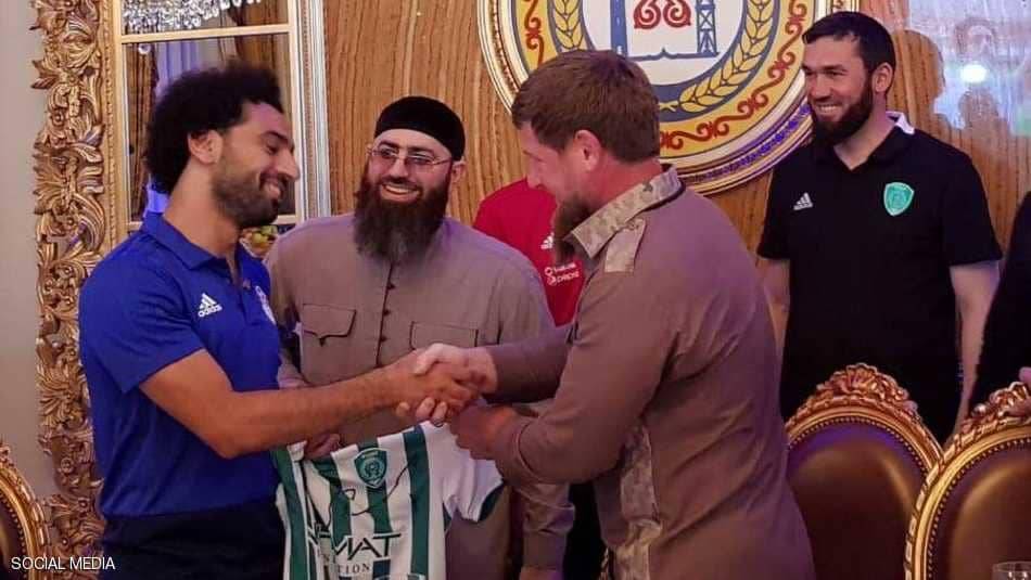 بجلسة عشاء رئاسية.. منح صلاح 