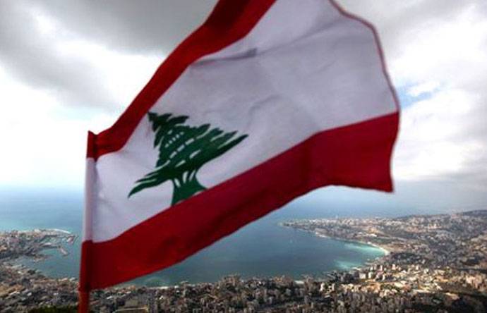 المنطقة على فوهة بركان