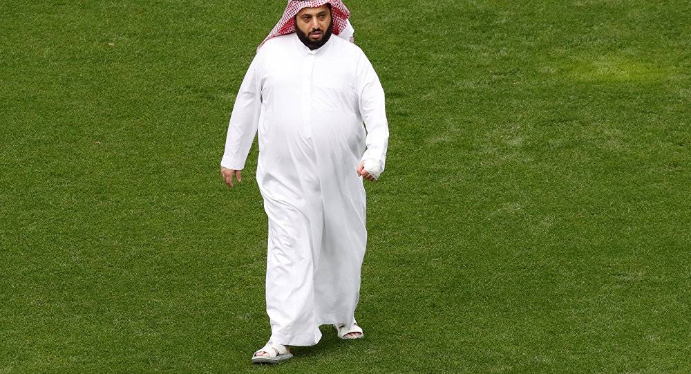 أول تعليق من تركي آل الشيخ عقب فوز السعودية على مصر... تحدث عن الحضري وصلاح (فيديو)