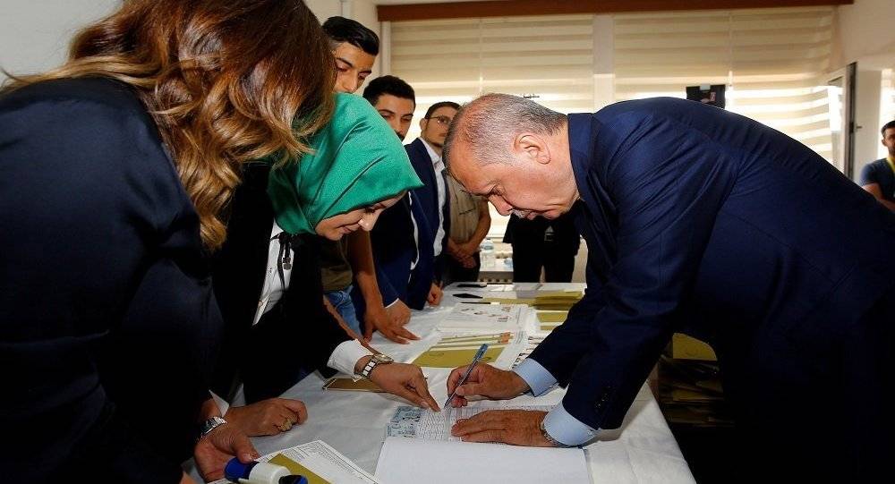 رئيس أكبر أحزاب المعارضة التركية يرفض تهنئة أردوغان لهذا السبب