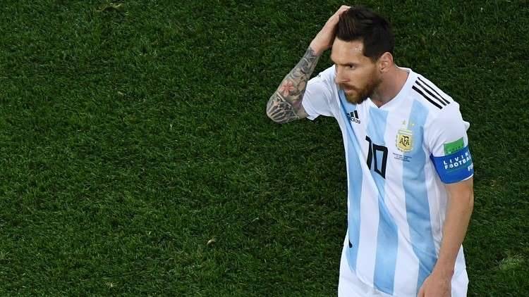 ميسي يحتفل بعيد ميلاده الـ31 في وقت عصيب على الأرجنتين