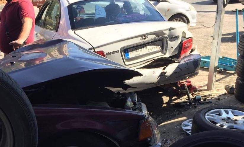 3 جرحى بينهم طفلان بحادث سير في أبي سمراء