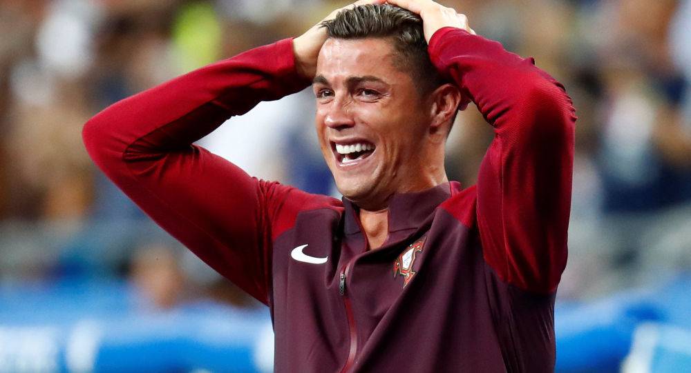 رونالدو يطلب من المشجعين الإيرانيين السماح له بالنوم