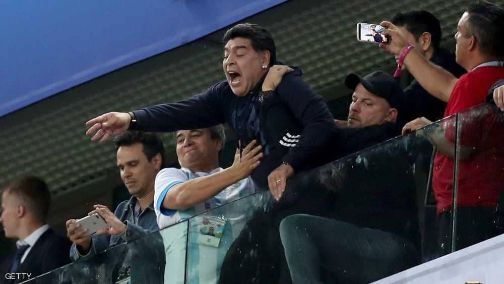 مونديال روسيا.. مارادونا يفقد صوابه ويثير الاستغراب