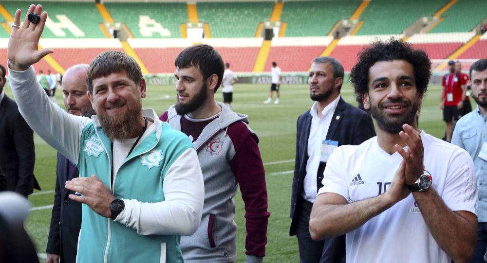 محمد صلاح يعد رئيس الشيشان بالعودة