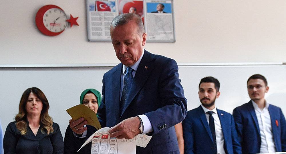 صحيفة: أردوغان وشريك في الائتلاف الحاكم يتفقان على رفع حالة الطوارئ