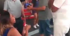 «الحياة بالمقلوب».. فتاة تفاجئ شابا وتطلب منه الزواج أمام الناس (فيديو)