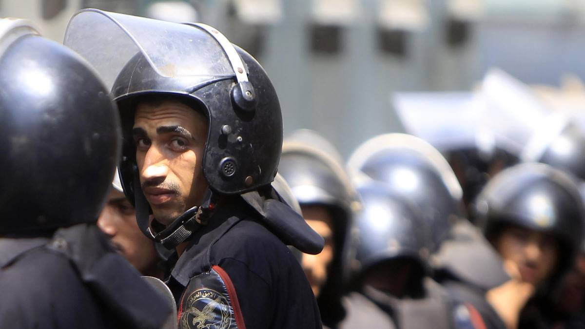 جريمة ترعب المصريين.. رجل وطفل في براميل مخللات