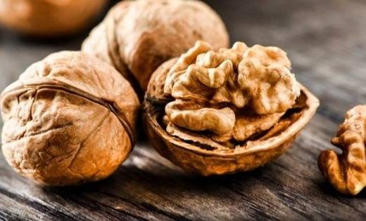 3 ملاعق من الجوز يوميًا تُحارب مرضًا مزعجًا