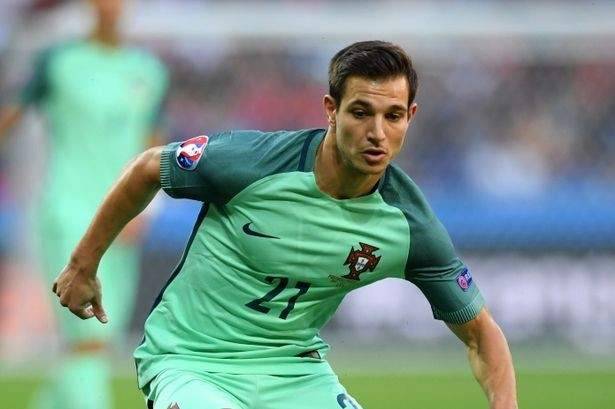 سيدريك : مواجهة الاوروغواي ستكون بمثابة نهائي !
