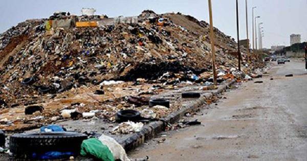 موظفو معمل النفايات بصيدا توقفوا عن العمل مؤقتا نتيجة حركة الإحتجاج