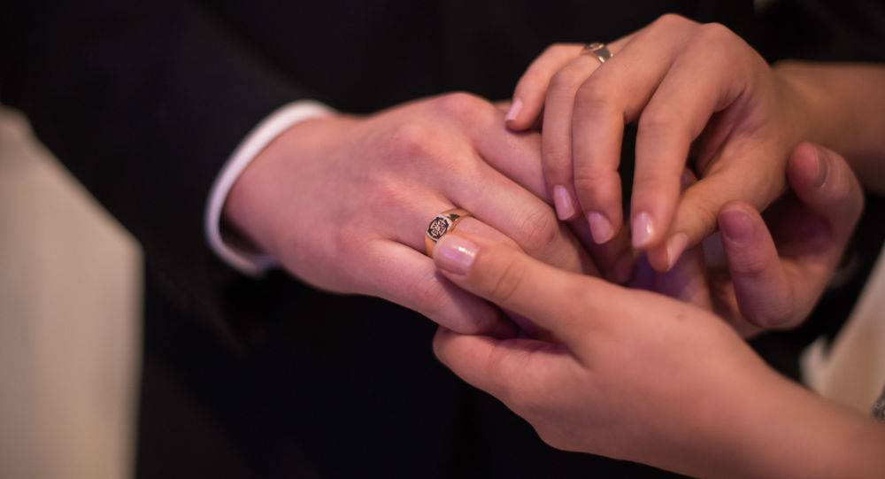 منها حل المشاكل قبل النوم... 5 خرافات عن الحياة الزوجية
