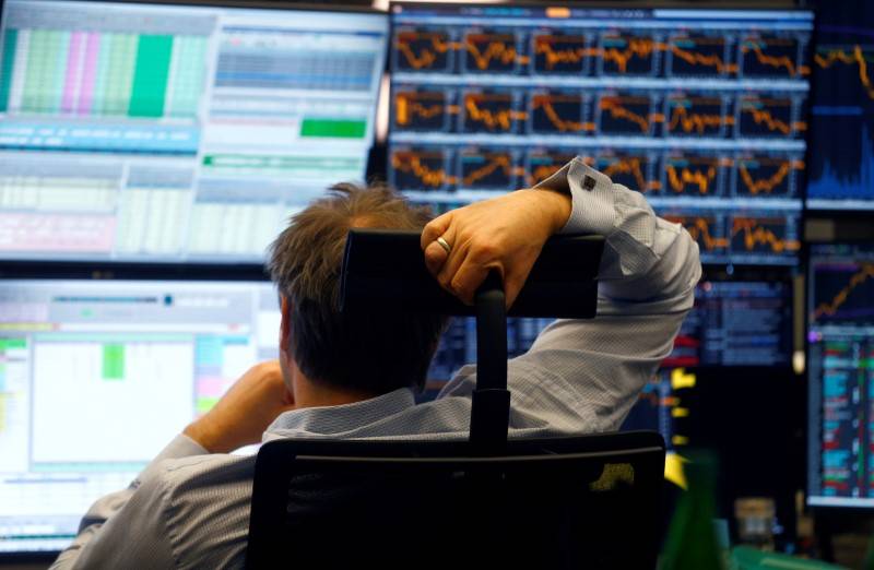 الأسهم الأوروبية تنخفض بفعل مخاوف التجارة والوضع السياسي بألمانيا
