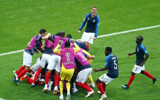 الدور الثاني لكأس العالم 2018 في كرة القدم
فرنسا تتخطى الأرجنتين (4 ــ 3) وتتأهل الى ربع النهائي
والأوروغواي تطيح بالبرتغال ورونالدو