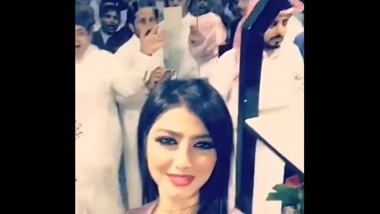ممثلة سعودية تثير 