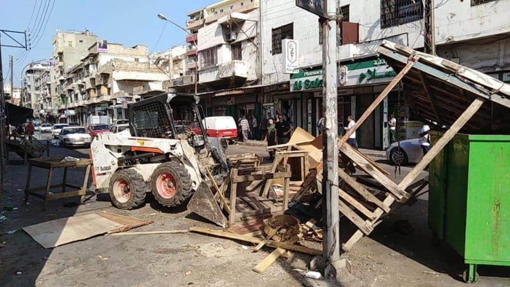 شرطة بلدية طرابلس ازالت البسطات والمخالفات في الزاهرية ومحيط سوق الخضار