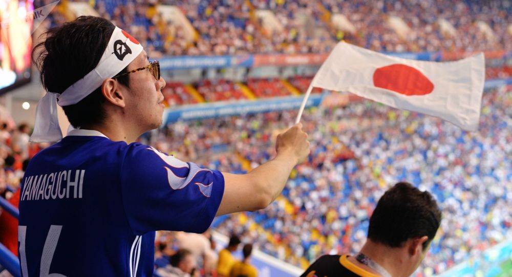 لاعبو منتخب اليابان وجماهيره يودعون مونديال روسيا بتصرف يثير إعجاب العالم