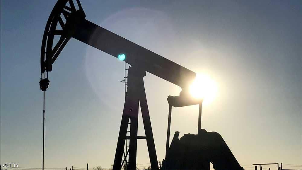 النفط يتراجع بعد 