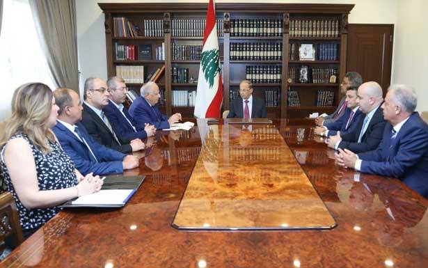 عون أمام خبراء المحاسبة :
التهرّب الضريبي يمـــسّ بثــقة الــدولــة