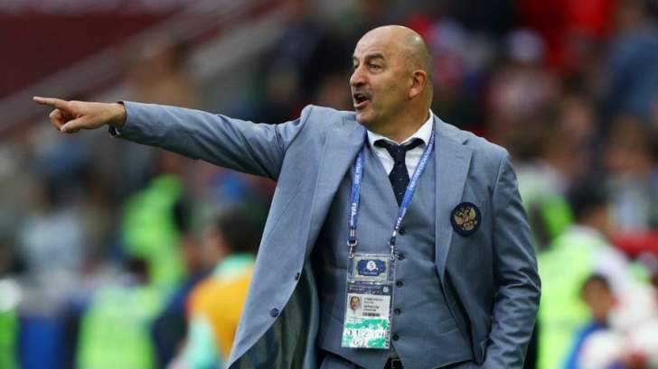 مدرب روسيا يثني على دعم بوتين للمنتخب
