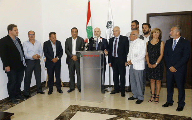 تابع الآثار الصحيّة للتلوّث في الشمال
حاصباني : الأمراض تتزايد بسبب الصناعات الإسمنتيّة
و«قساطل الإترنيت» سبب رئيسي لمــــرض السرطان