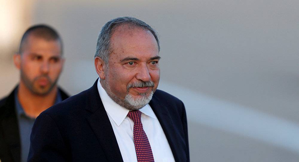 من هضبة الجولان.. ليبرمان يهدد كل جندي سوري بالقتل!