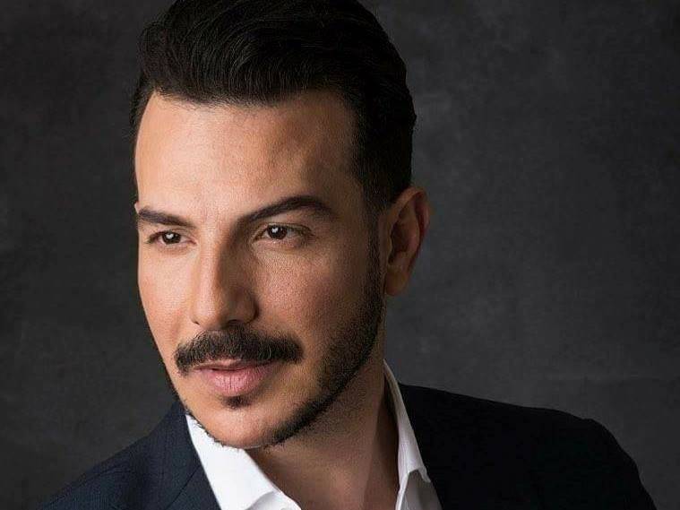 لماذا حلّ عادل كرم مكان باسل خياط؟
