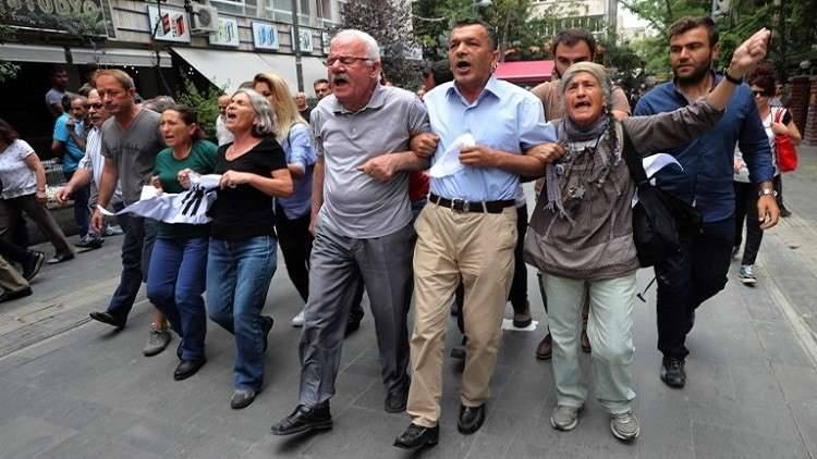 فصل أكثر من 18 ألف موظف تركي بمرسوم واحد